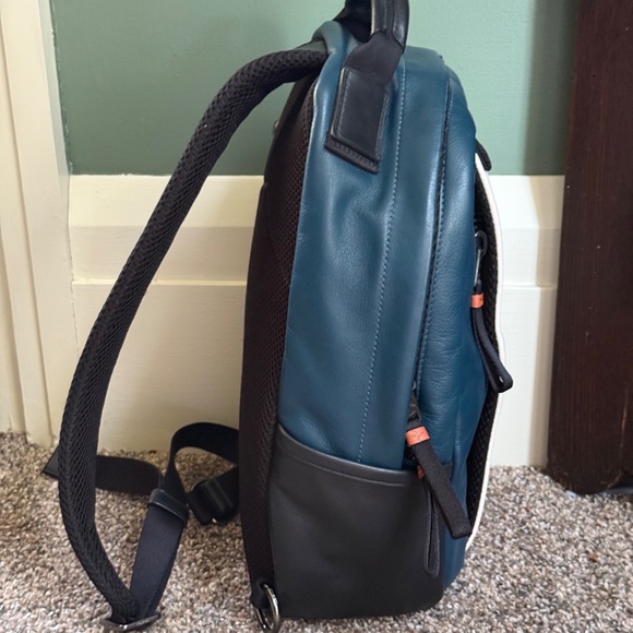 Genuine Men's COACH EDGE Pack Colorblock Crossbody Leather Bag Navy Blue White - Picture 7 of 16